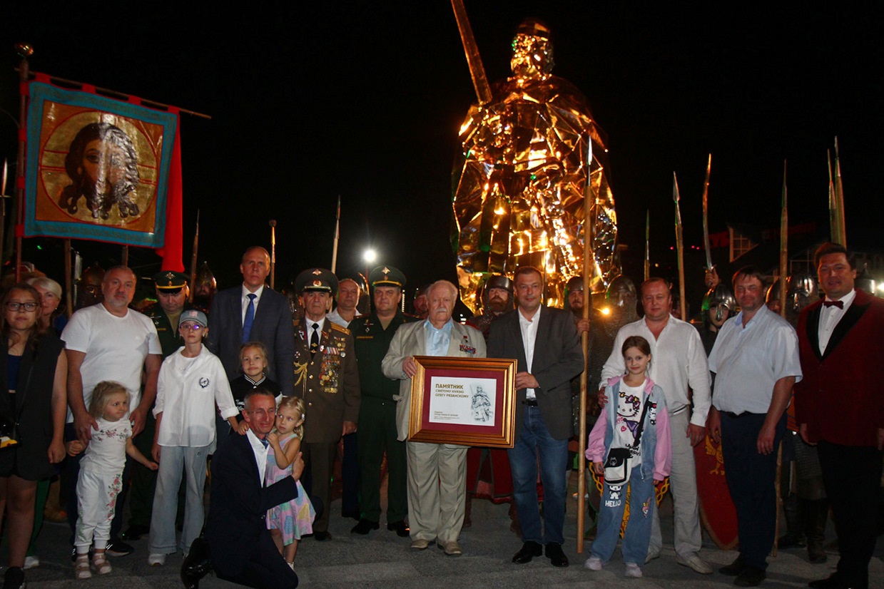 В Рязани открыли памятник Олегу Рязанскому