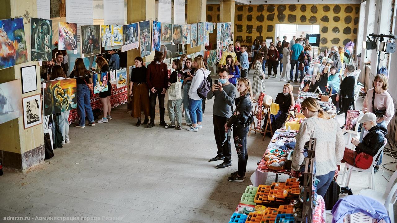 АРТ-базар: рязанцы посетили выставку-ярмарку на Мюнстерской
