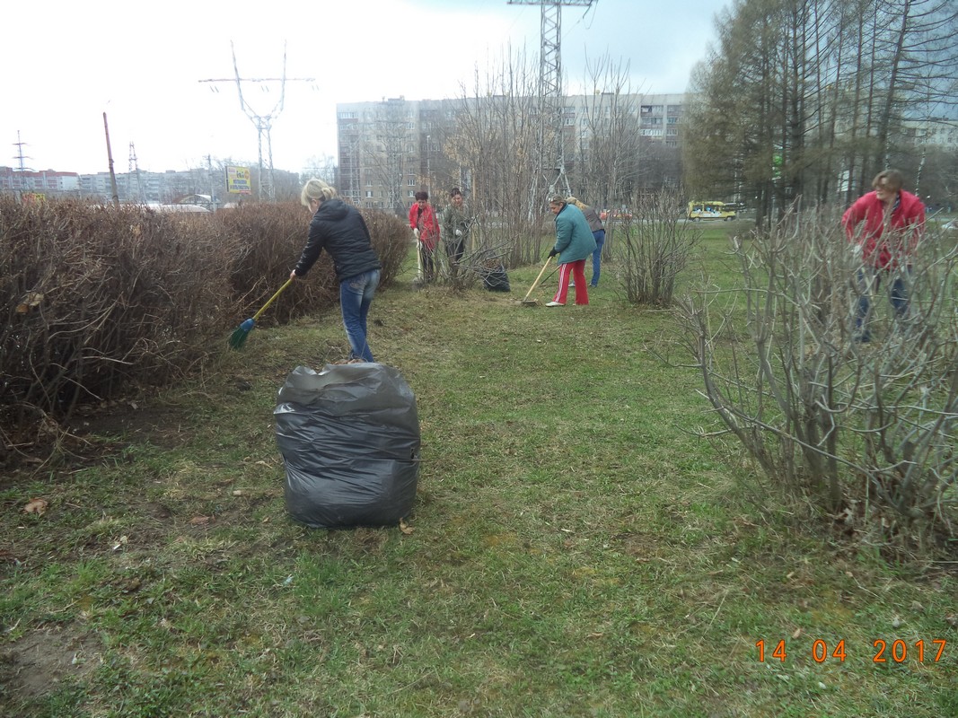 В Московском районе продолжаются работы по уборке территорий 14.04.2017