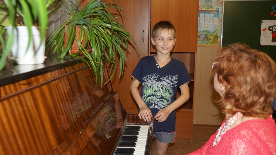 Дети из Шереметьево-Песочинской школы-интерната успешно проходят обучение музыкальным дисциплинам в детской школе искусств №7