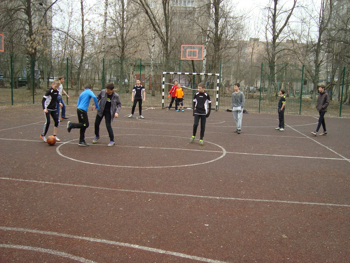 В Московском районе прошел турнир по мини-футболу среди дворовых и школьных команд 11.04.2016