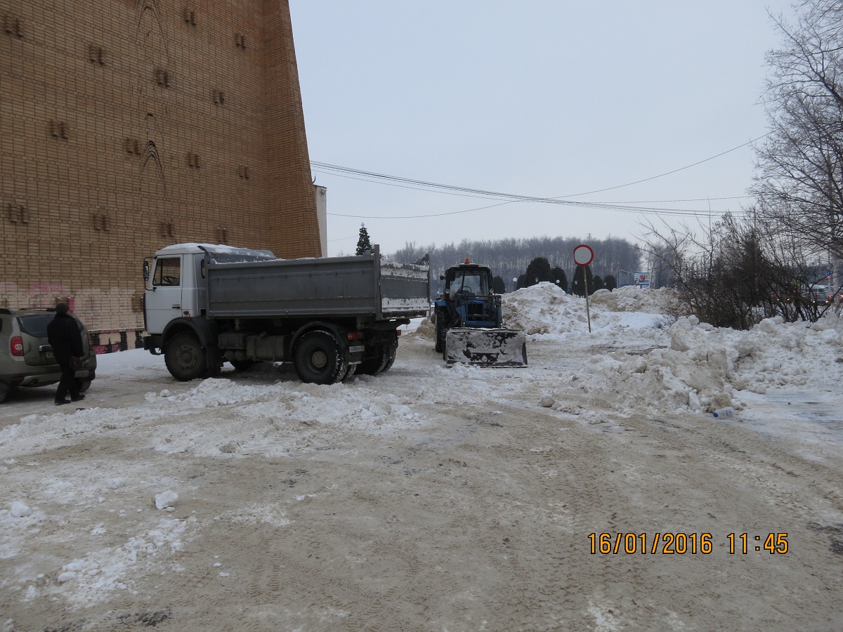 Информация по очистке и вывозу снега на территории Московского района 19.01.2016