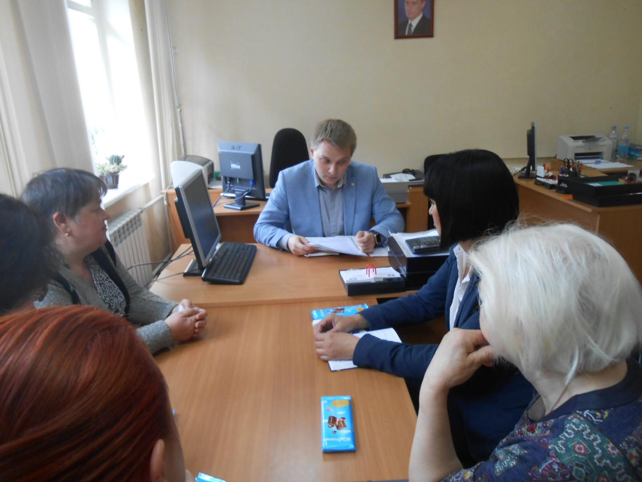 В префектуре Октябрьского района состоялось совещание с председателями комитетов ТОС