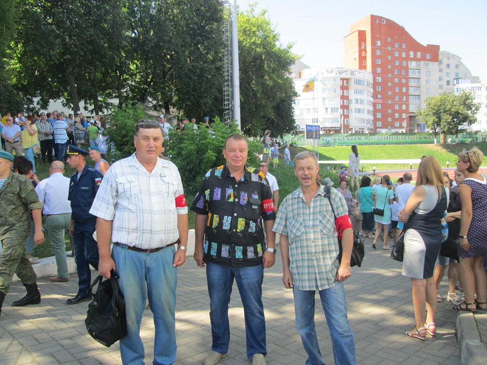 Дружинники ДНД Октябрьского района обеспечивали охрану общественного порядка на Дне ВДВ