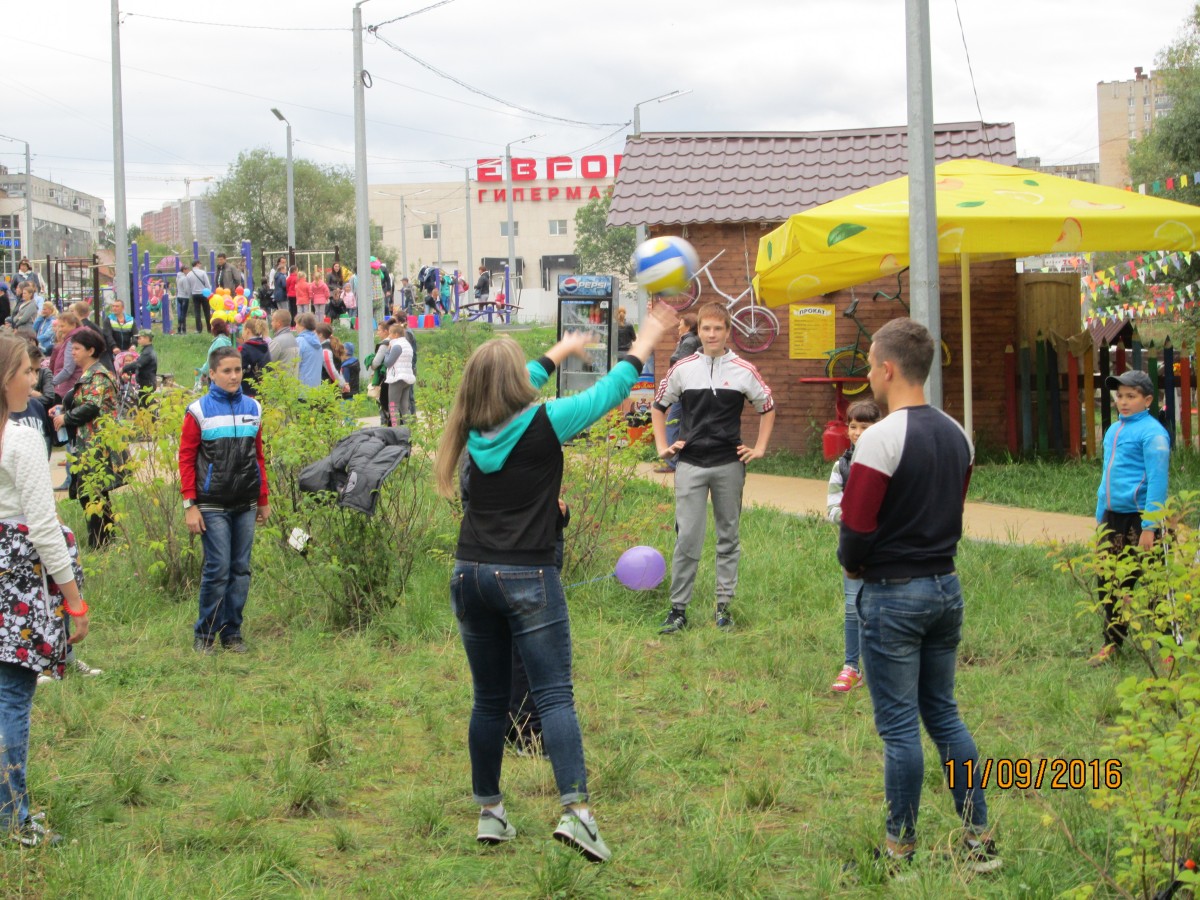 В Дашково-Песочне проведен фестиваль дворовых игр «Выходи гулять!»