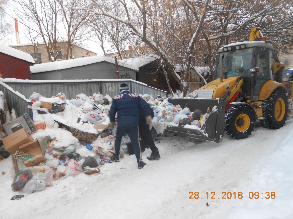 Проведены работы по ликвидации мусора в районе дома 22 по улице Кальной 29.12.2018