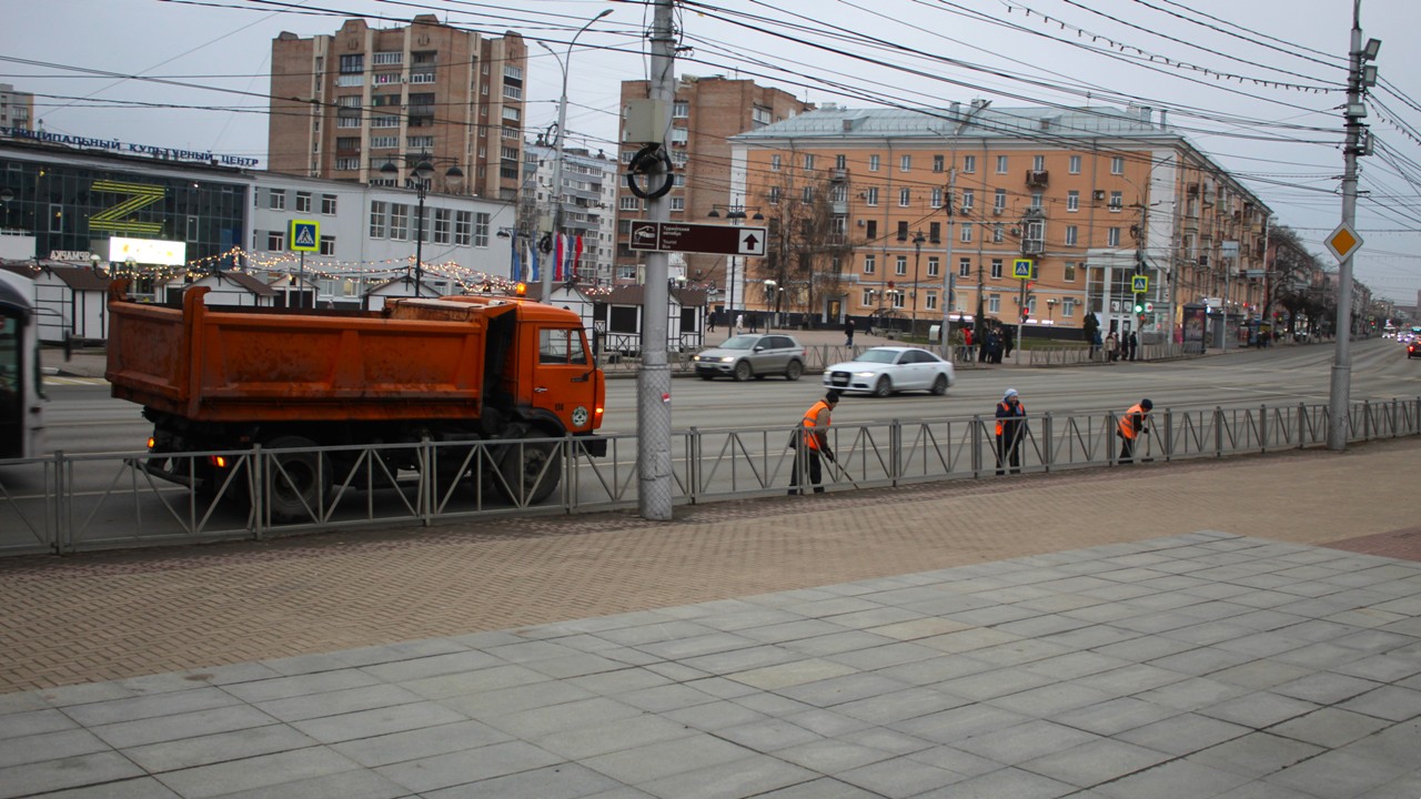 В городе работает спецтехника ДБГ