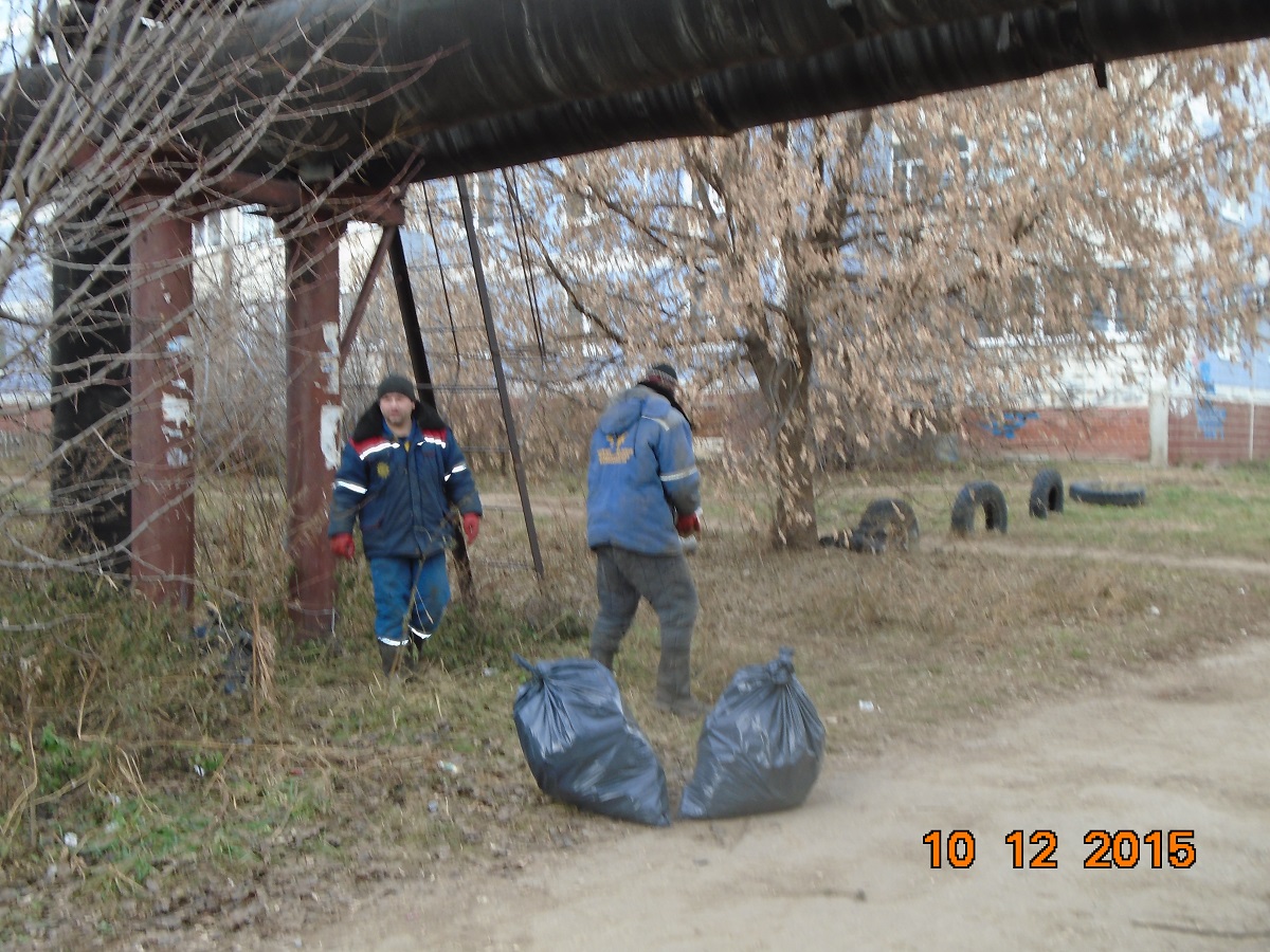 В микрорайоне Недостоево убраны скопления мусора 10.12.2015