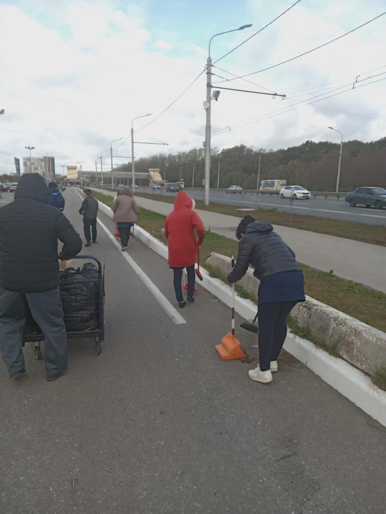 Субботники на улицах Военных Автомобилистов, Гоголя, Московском шоссе