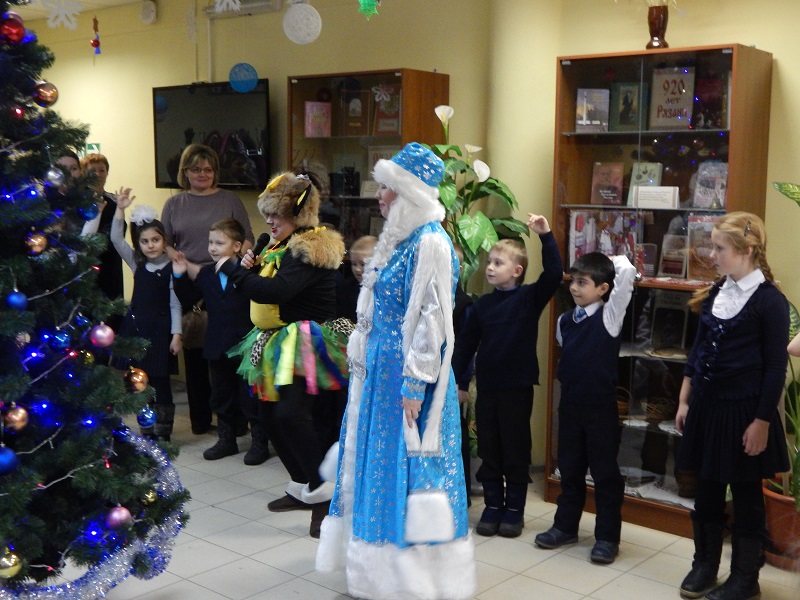 15 декабря в Центральной детской библиотеке прошла акция в поддержку чтения «Гирлянда добрых слов»