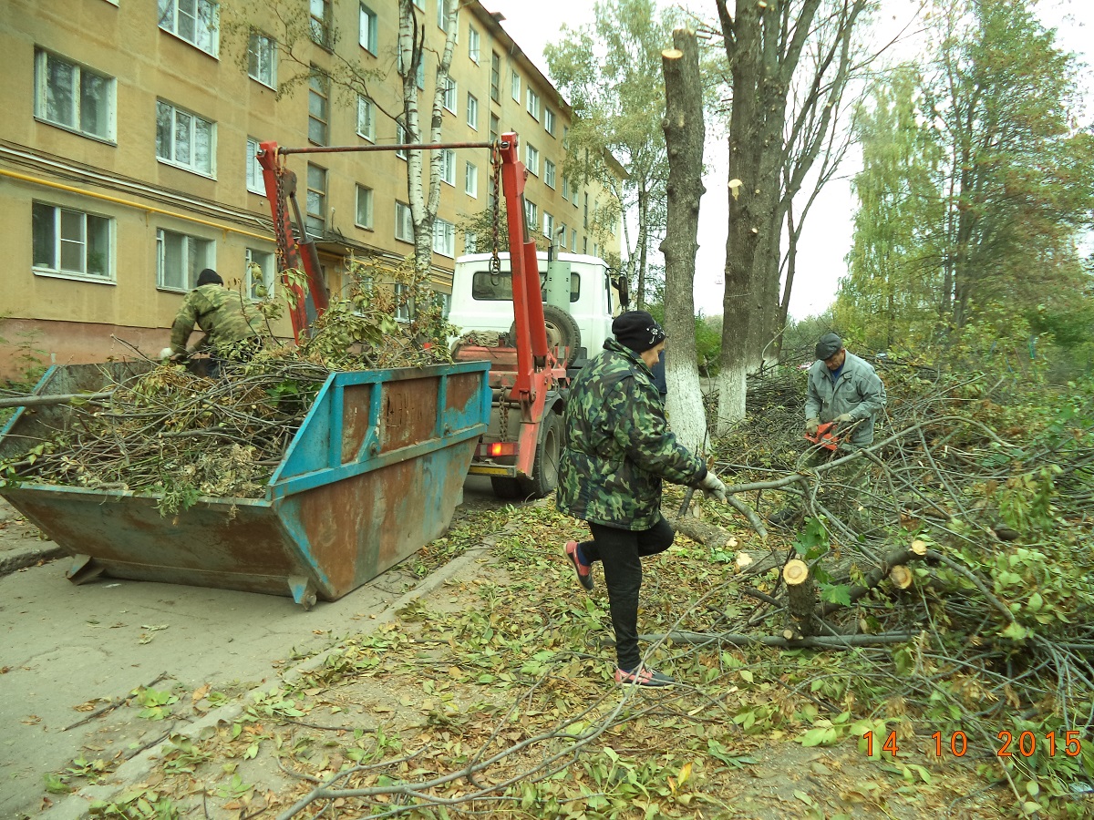 В Московском районе продолжаются работы по благоустройству территории 14.10.2015