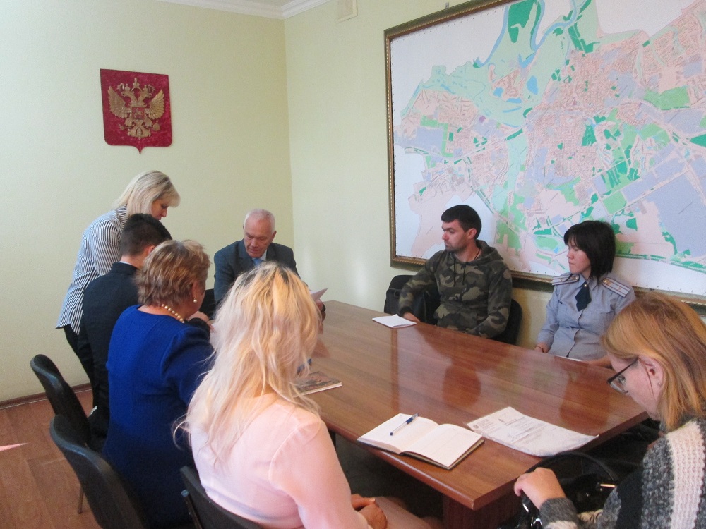 В Октябрьском районе прошло заседание общественной комиссии по профилактике правонарушений