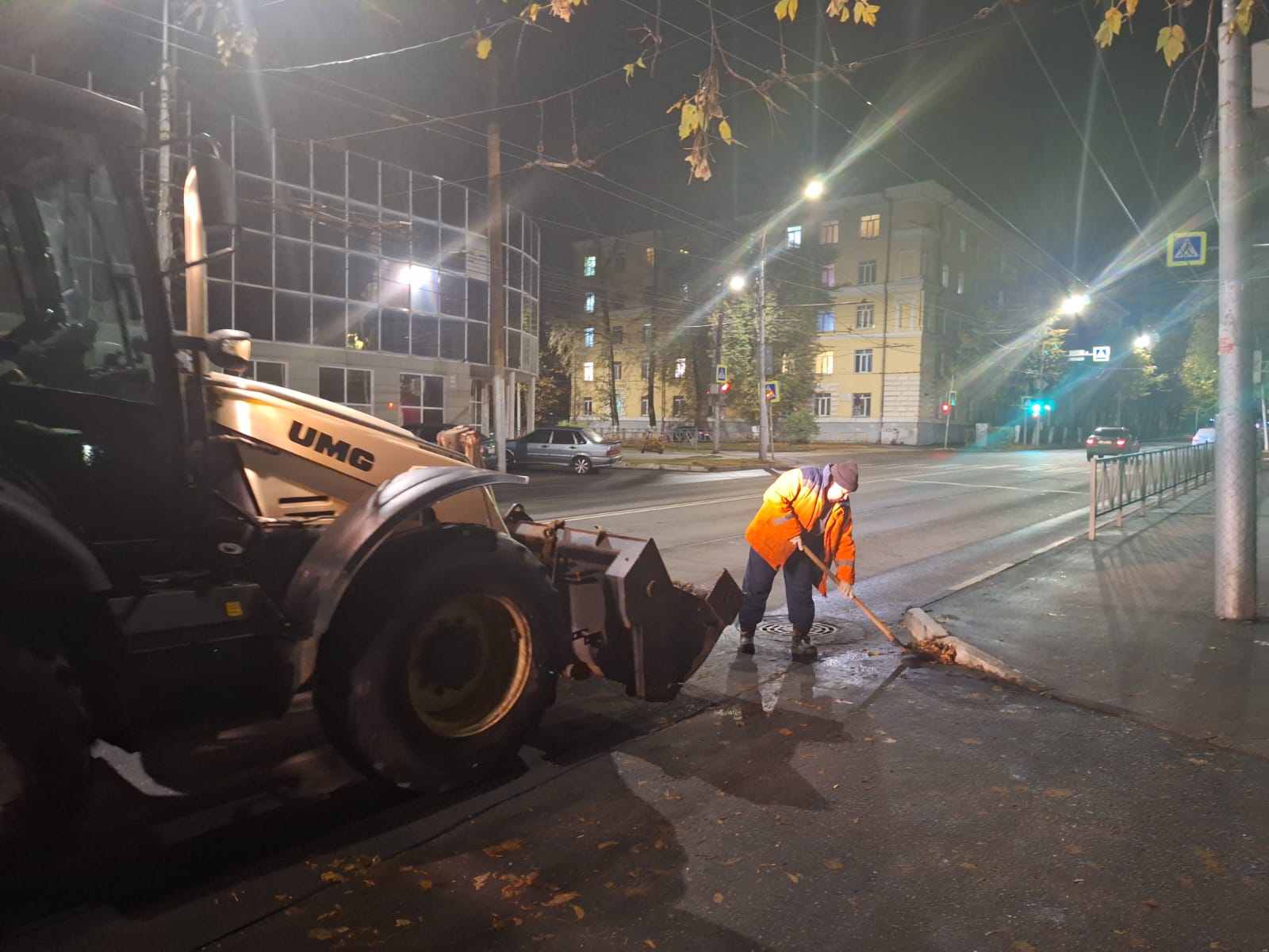 Ночью в городе работала спецтехника