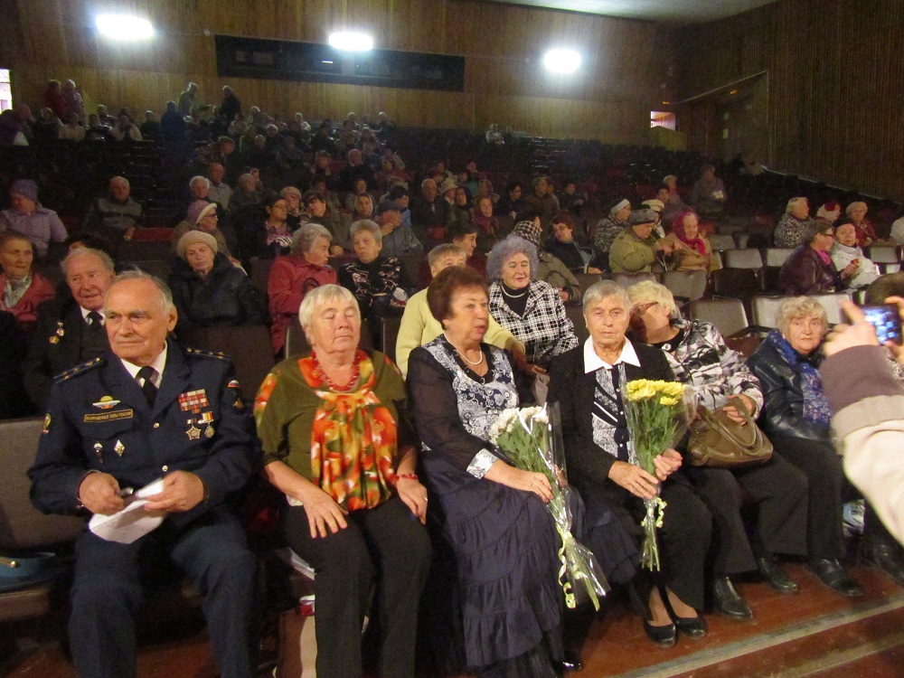 В КДЦ «Октябрь» отметили  Международный день пожилого человека