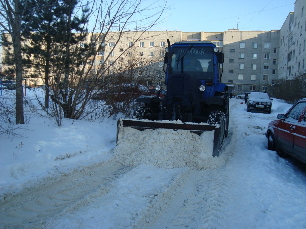 В Московском районе организованы работы по расчистке от снега  18.01.2017