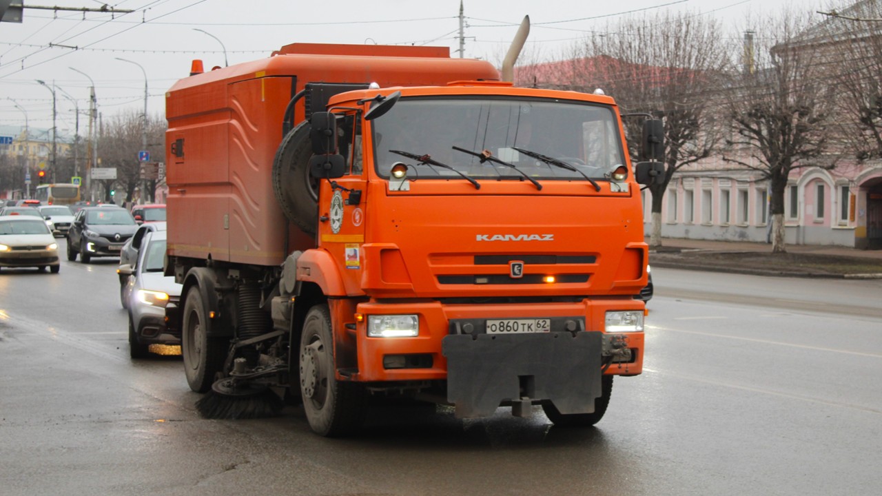 Дирекция благоустройства проводит уборку города