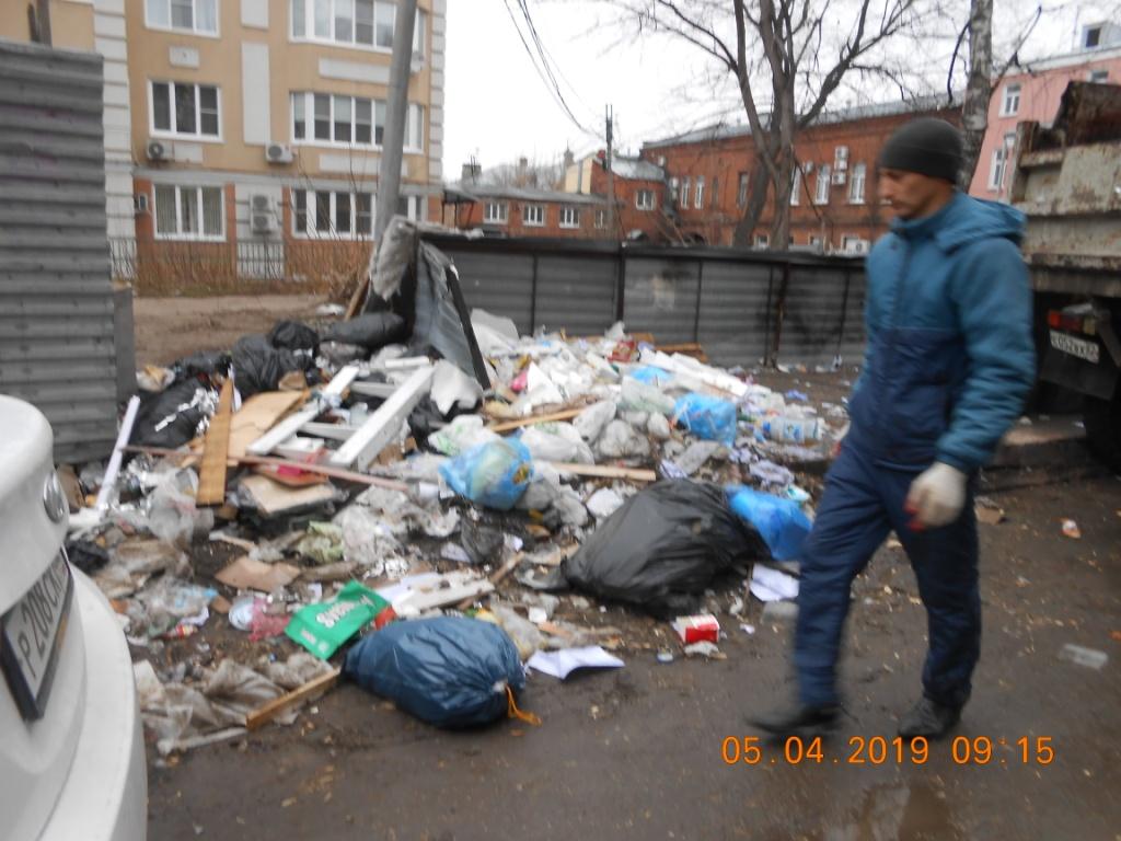 В Советском районе организованы работы по ликвидации свалки на улице Право-Лыбедская 05.04.2019