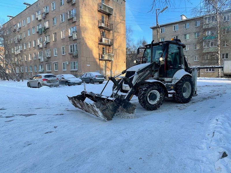 МКУ "УДТ города Рязани" проводятся работы по расчистке снега