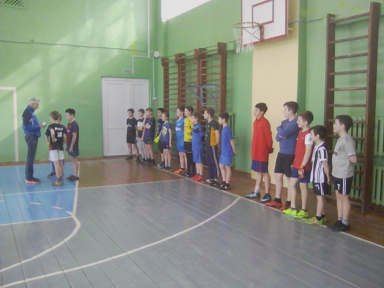 В  Октябрьском районе прошел весенний Кубок района по мини-футболу среди образовательных учреждений