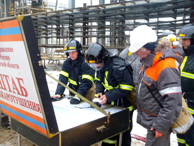 В Рязани отработали ликвидацию чрезвычайной ситуации на нефтеперерабатывающем заводе 17.12.2014