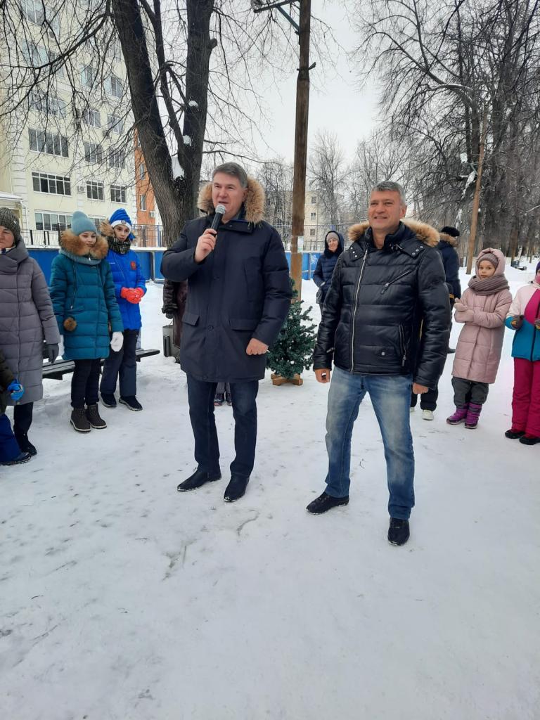 В сквере Рязанского городского Дворца детского творчества состоялось новогоднее мероприятие 29.12.2021