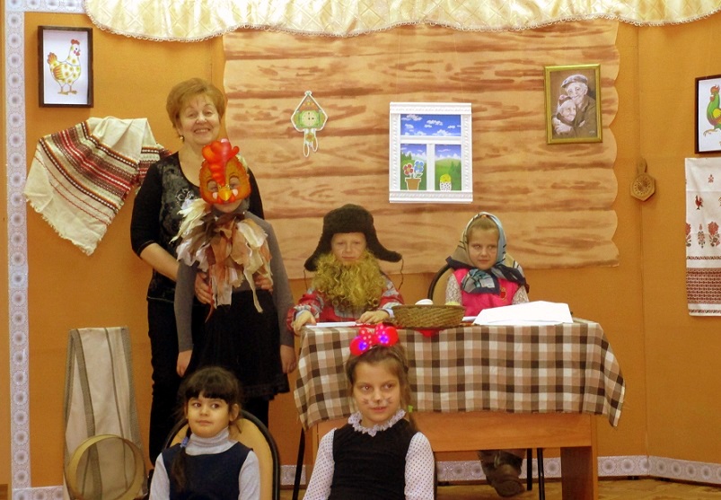 4 декабря в Центральной детской библиотеке состоялась премьера интерактивного спектакля «Курочка Ряба» кружка «Умнички»