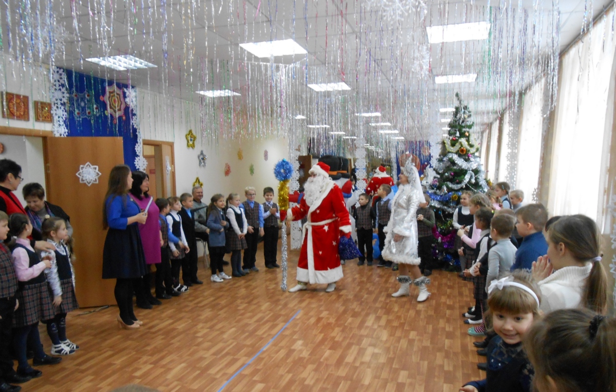 В Октябрьском районе состоялась праздничная программа «Рождественские игры на снегу»