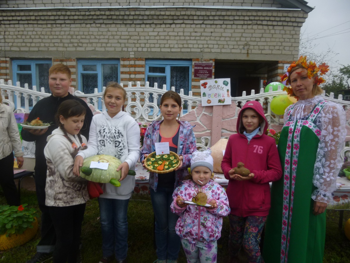 В поселке Дягилево прошел праздник урожая «Осень в гости просим» 08.09.2015