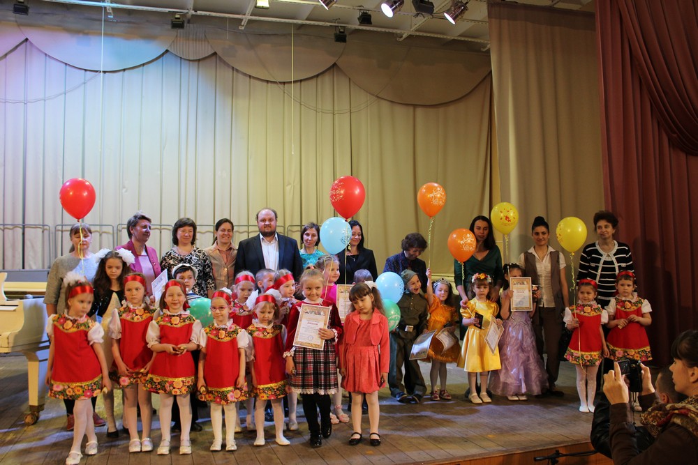 В детской школе искусств №4 прошел первый конкурс вокального творчества детей дошкольного возраста «Зажигаем звезды»