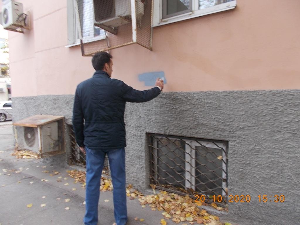 Продолжаются рейды по выявлению и ликвидации надписей на фасадах зданий 21.10.2020