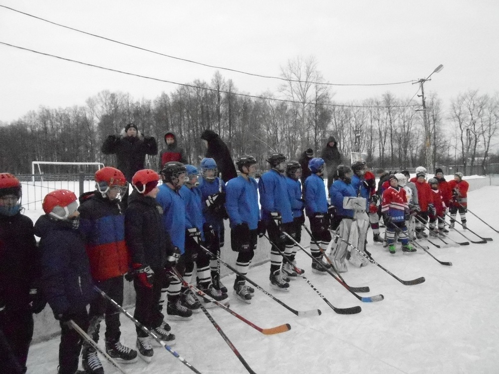 В Октябрьском районе прошел хоккейный турнир среди дворовых команд города Рязани