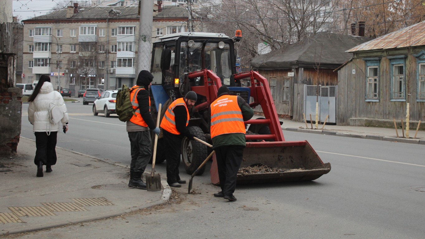 Продолжается уборка дорог и тротуаров 