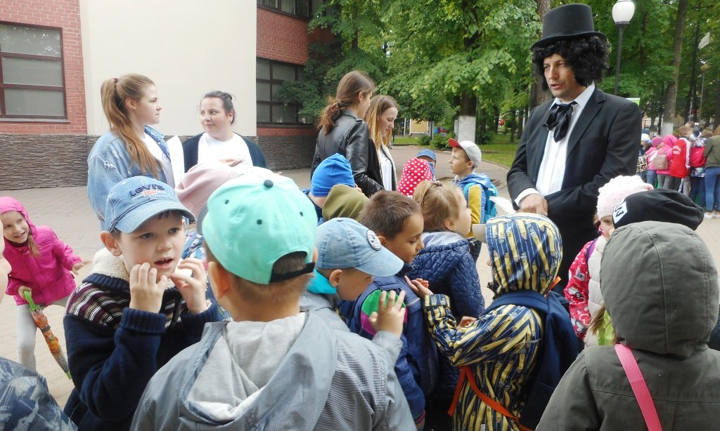 Центральная городская библиотека имени С.А. Есенина провела акцию «Читаем Пушкина вместе»