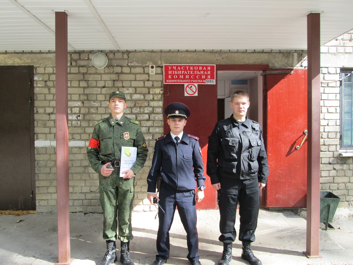 Народные дружинники обеспечивали порядок на избирательных участках Октябрьского района