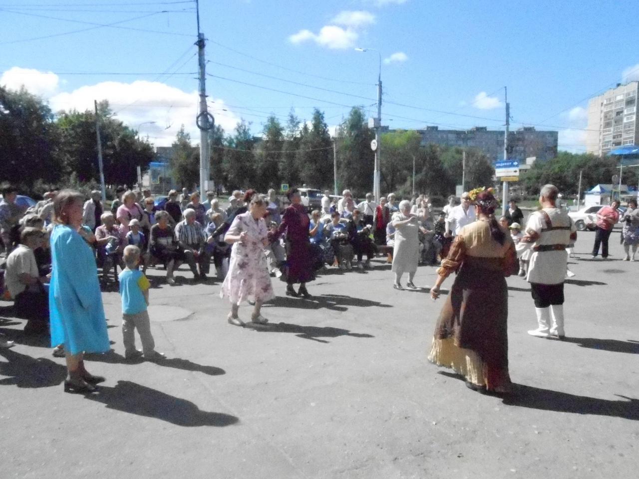 Праздник улицы Новоселов порадовал жителей Октябрьского района