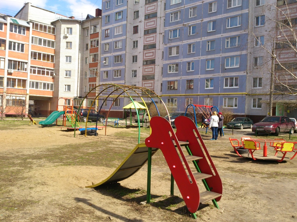 О работе по мониторингу состояния  детских площадок в Советском районе 18.04.2017