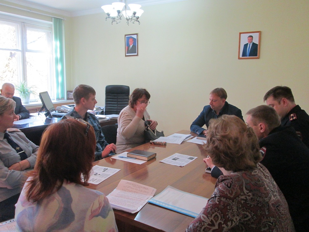 В Октябрьском районе прошло заседание Общественной комиссии по профилактике правонарушений