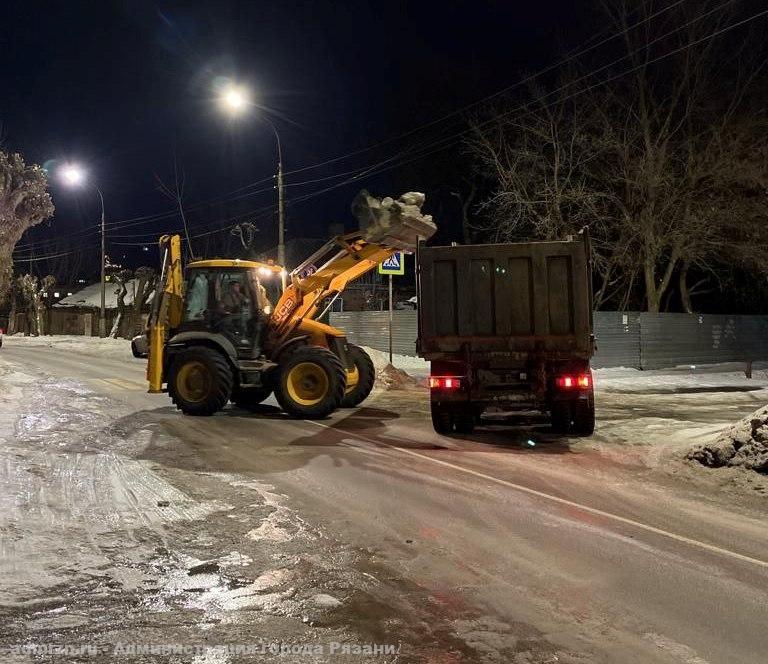 Уборка дорог и тротуаров продолжится ночью: план работ