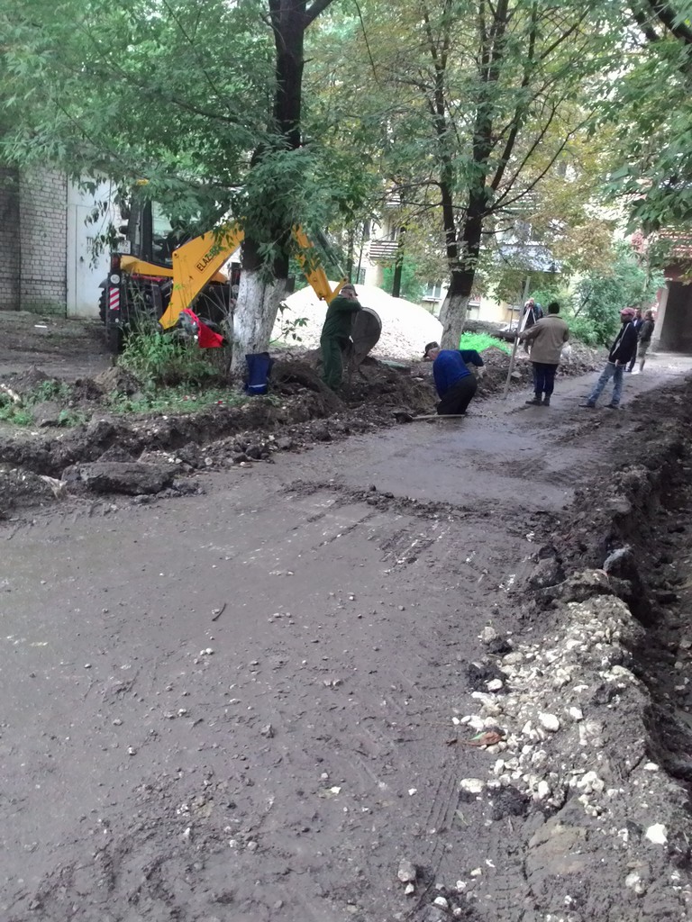 В Советском районе продолжается ремонт дворовых территорий многоквартирных домов 12.09.2017