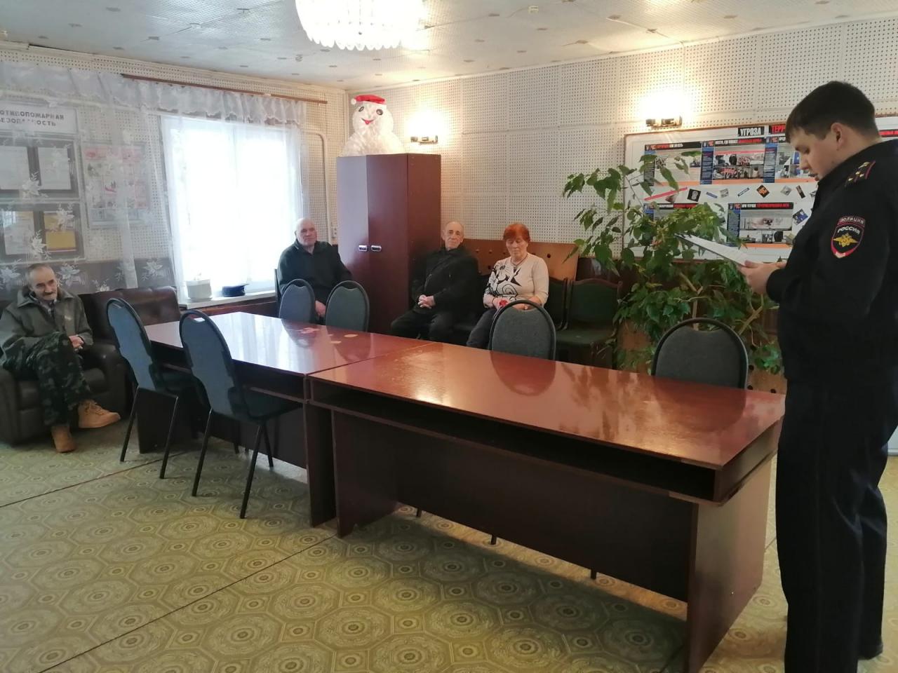 Участковый уполномоченный полиции отчитался перед жителями поселка Солотча 16.03.2023