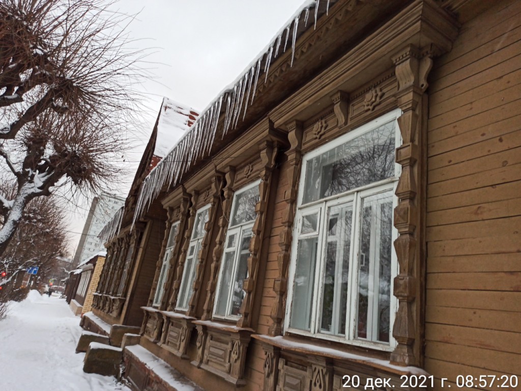 Ликвидация снега и сосулек на крышах МКД 24.12.2021