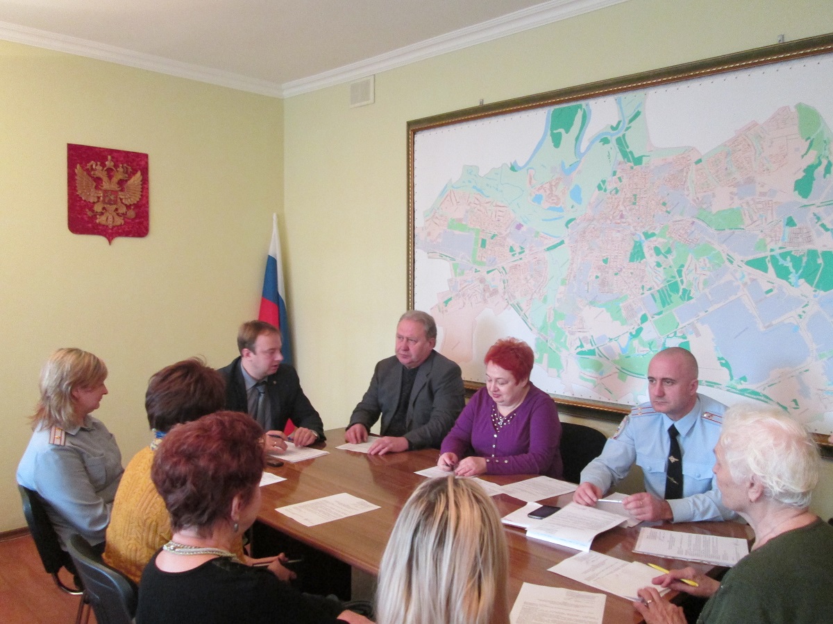 В префектуре Октябрьского района проведено заседание общественной комиссии по профилактике правонарушений