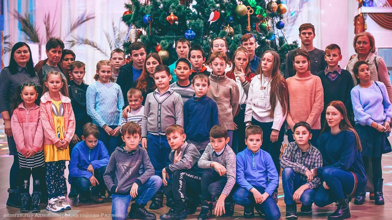 Ассоциация кулинаров Рязанского края и Театр кукол провели благотворительную акцию «Елка с ложкой»