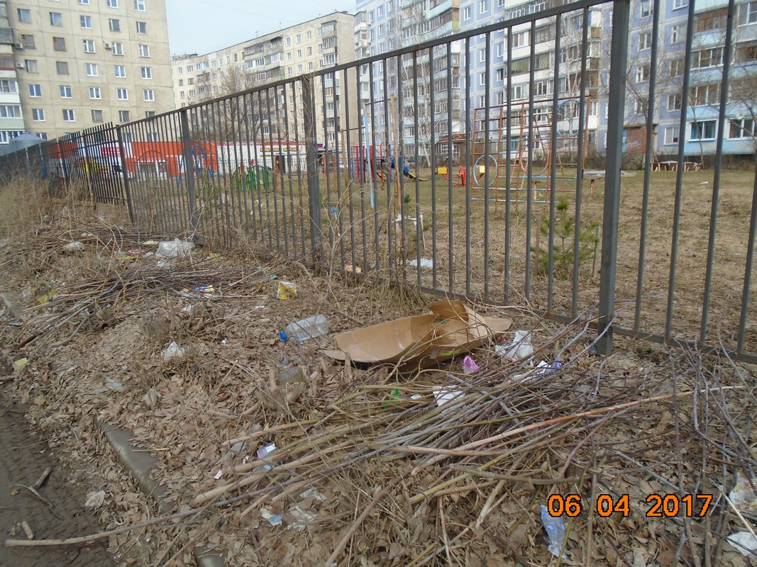 В Московском районе продолжаются работы по уборке территорий 07.04.2017