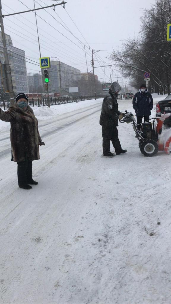 Работники МКУ «УДТ города Рязани» Октябрьского района проводят мониторинг дворов и улиц на очистку от снега