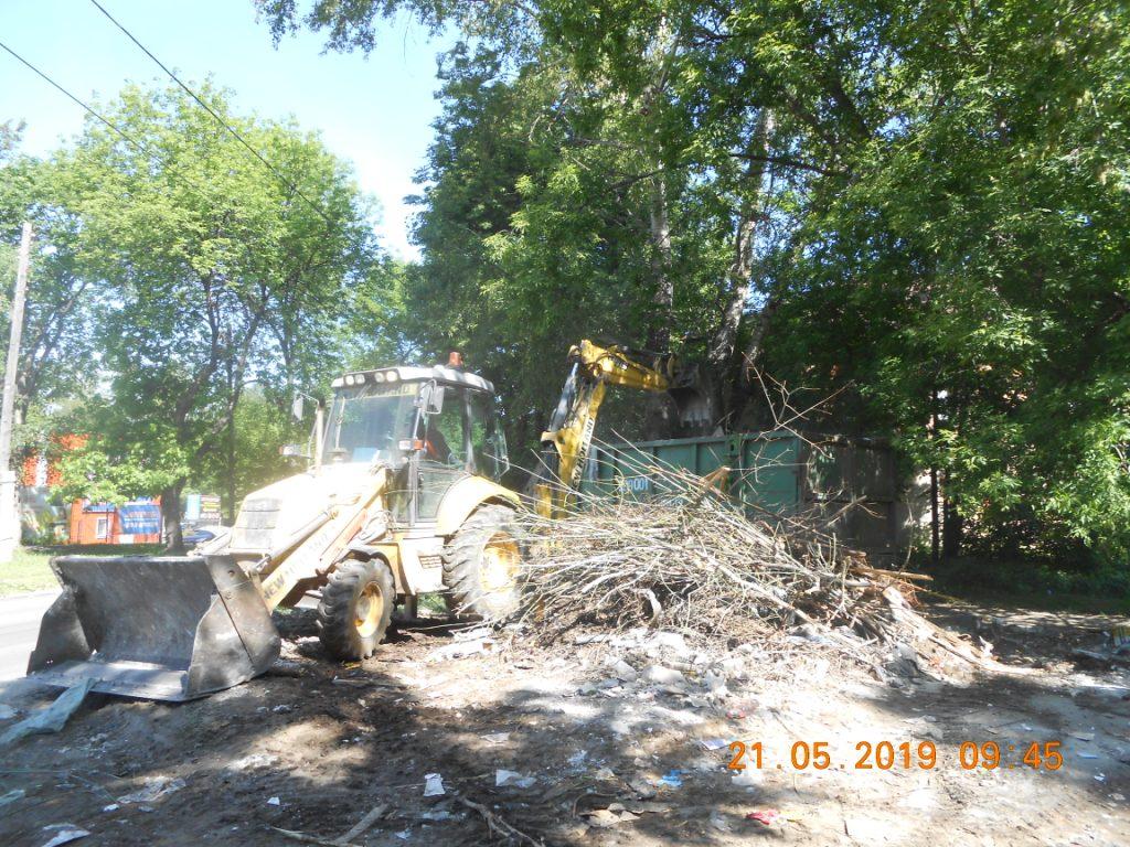 Ликвидировано скопление мусора на улице Радиозаводской 21.05.2019