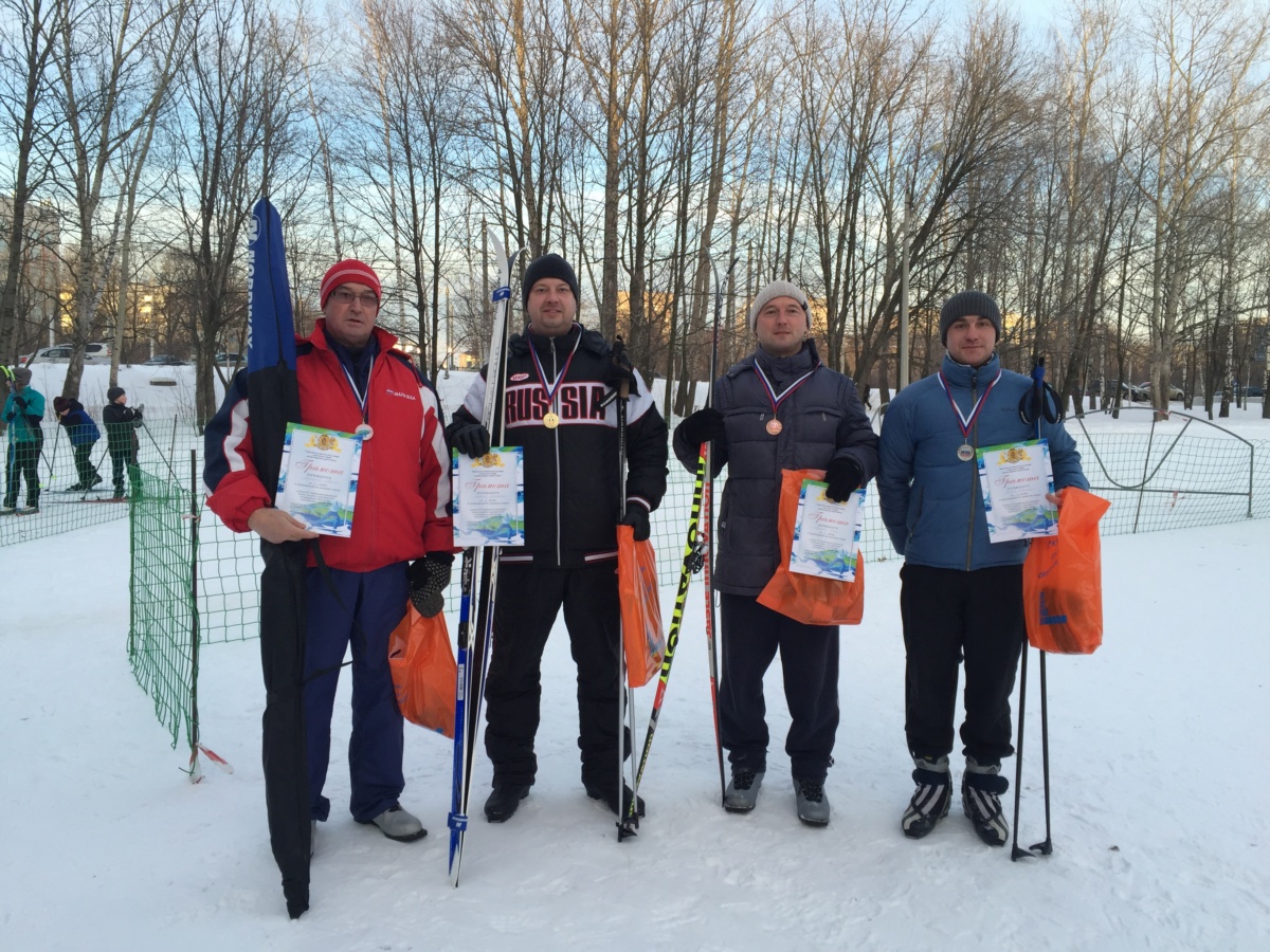 Команда префектуры Октябрьского района приняла участие в лыжных гонках