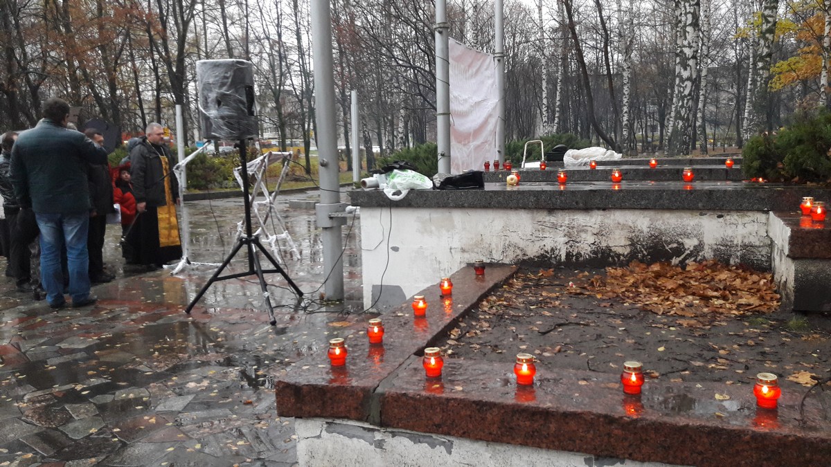 Состоялось молитвенное чтение возле памятника Советско-Польскому братству по оружию 31.10.2017
