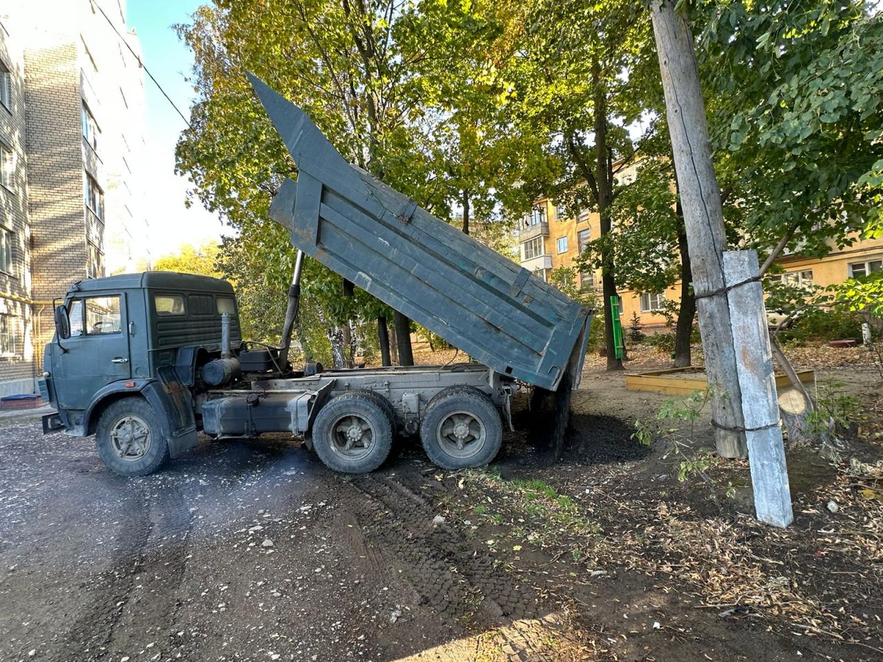 Отсыпка подъездной дороги к домам 32 и 34 по улице Чкалова