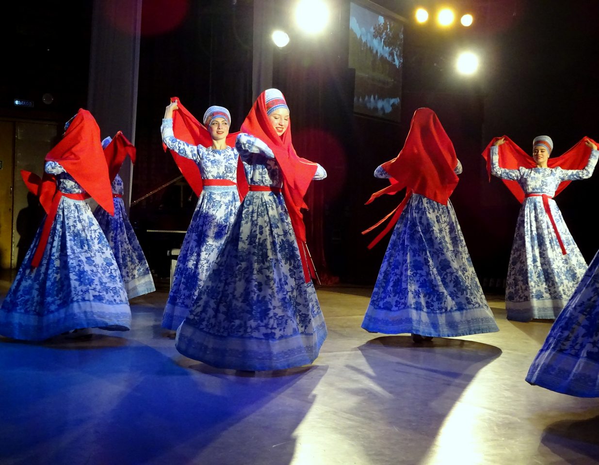 Во Дворце культуры "Приокский" прошла концертная программа в преддверии Международного Дня пожилых людей 01.10.2019